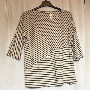 Chico’s army green and cream top